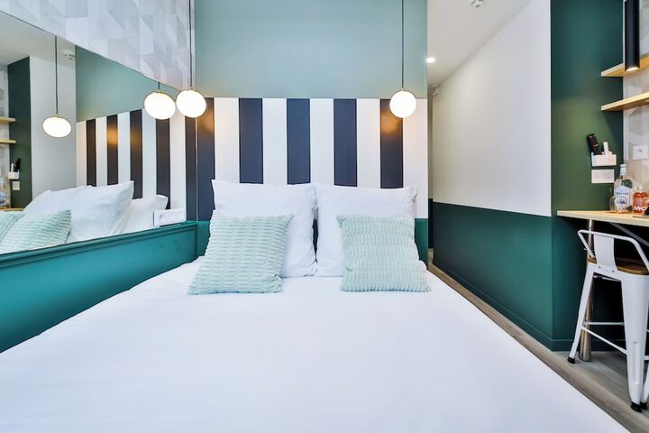 Room 32 of 270