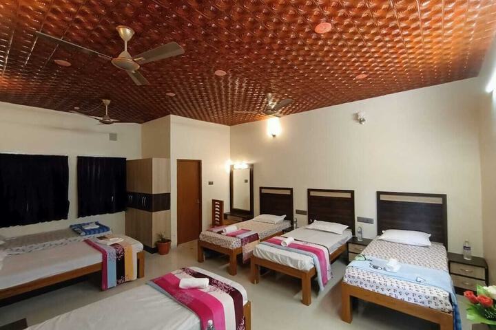 Room 14 of 84