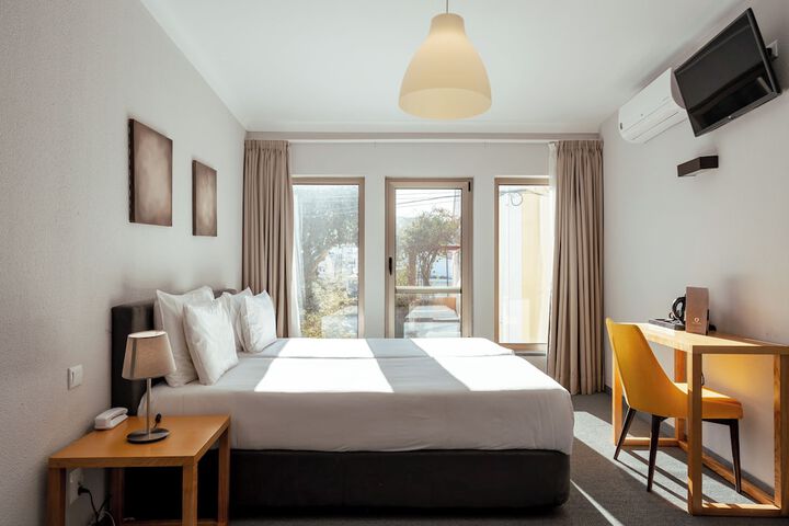 Room 32 of 100