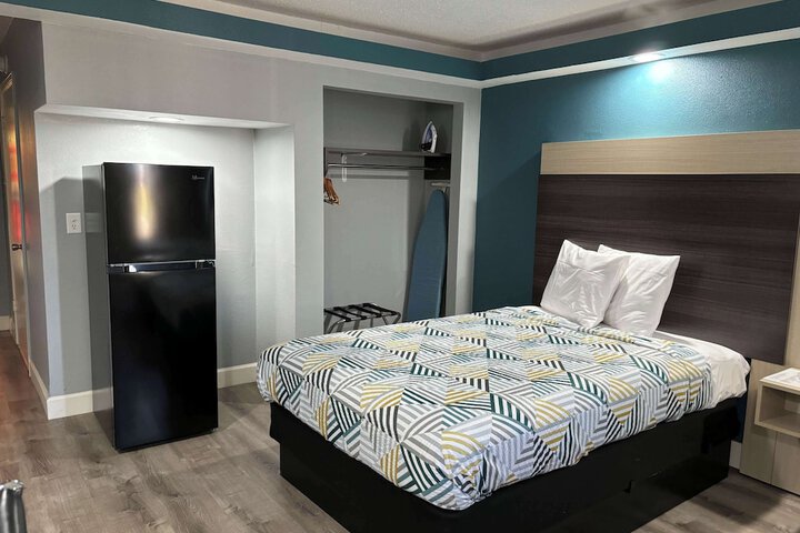 Room 20 of 34