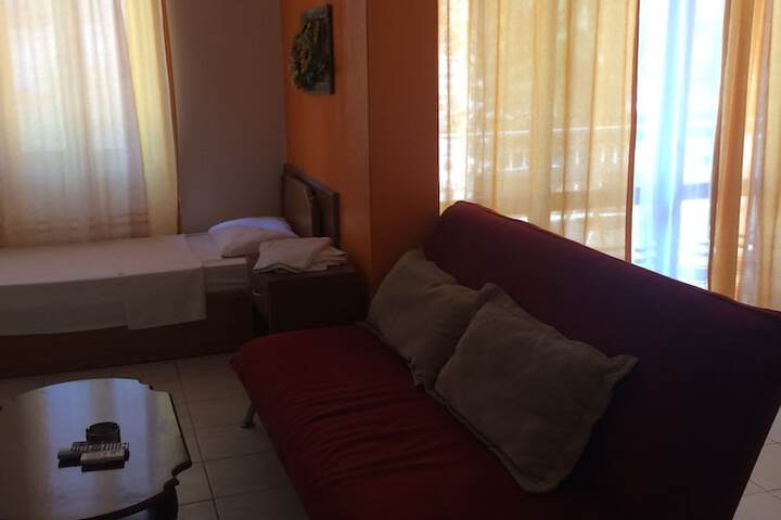 Room 6 of 18