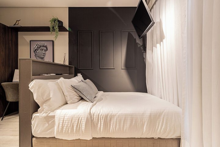 Room 38 of 184
