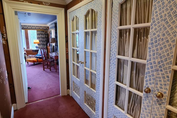 Room 2 of 76