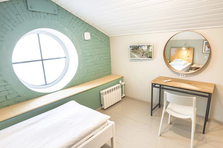 Room 7 of 49