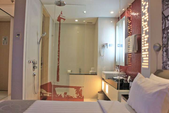 Room 76 of 161