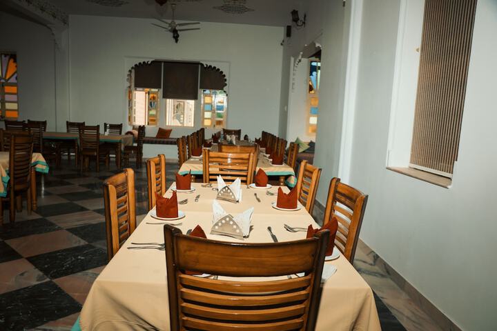Dining 38 of 71