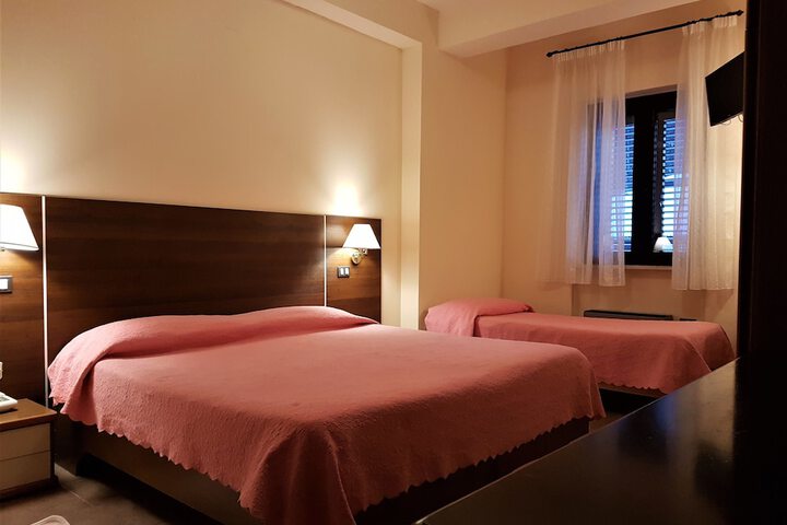 Room 8 of 28