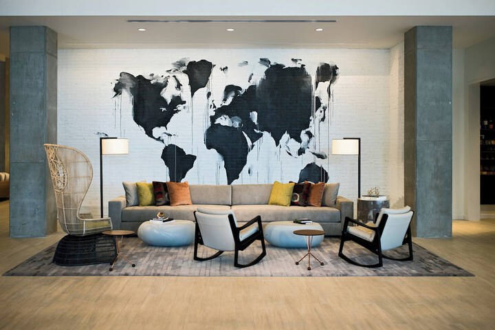 Lobby lounge