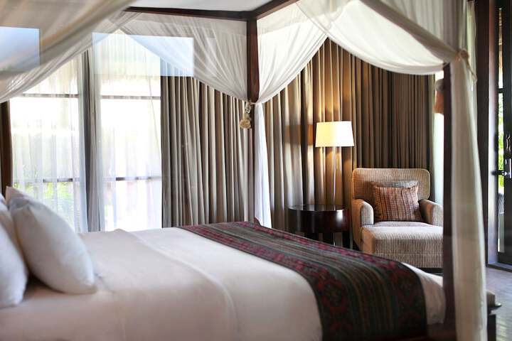 Room 4 of 136