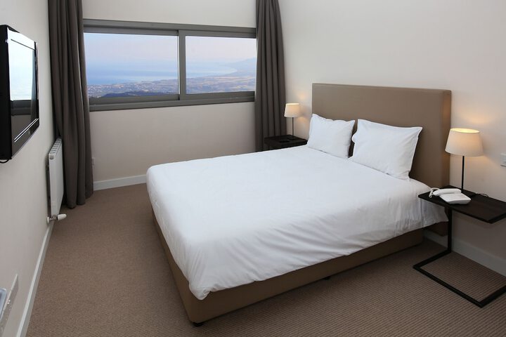 Room 4 of 72