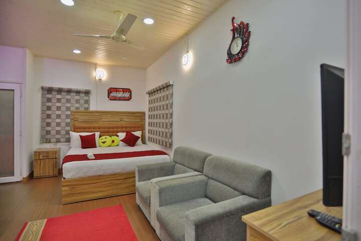 Room 4 of 14
