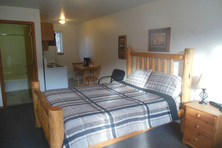 Room 7 of 32