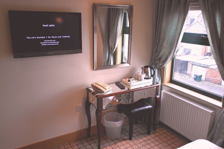 Room 21 of 48