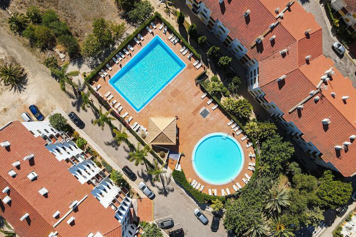 Pool 38 of 60