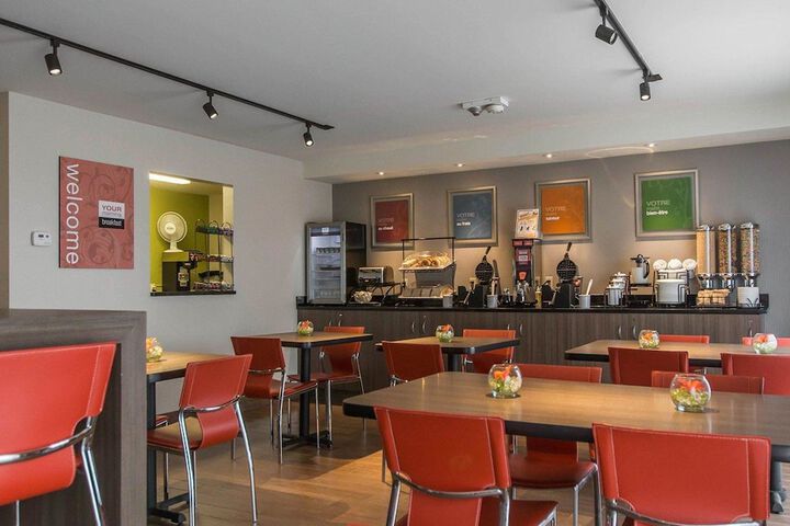 Breakfast/Coffee Service 20 of 35