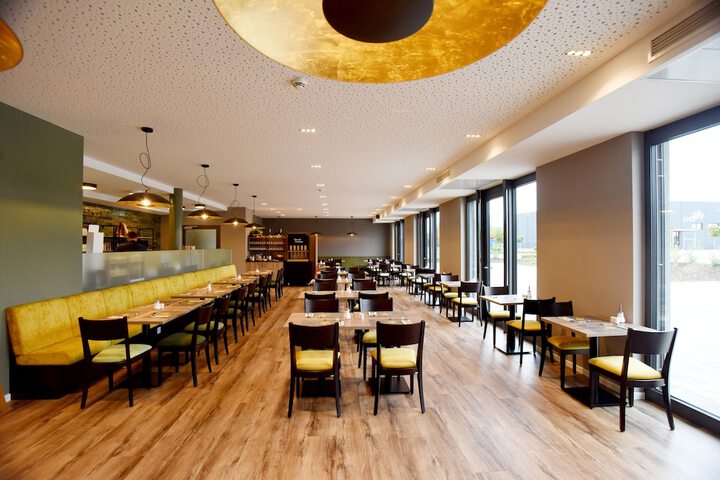 Dining 16 of 22