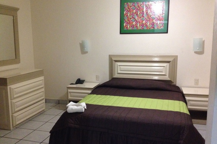 Room 6 of 15