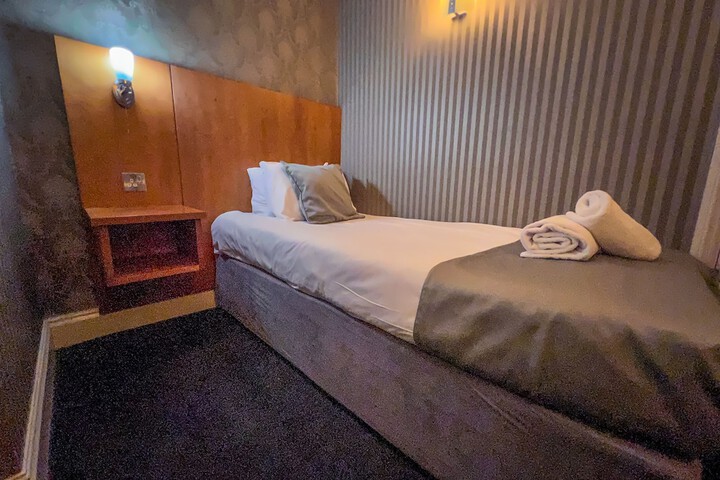 Room 37 of 97
