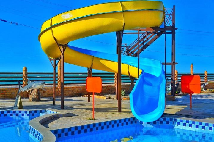 Pool 44 of 82