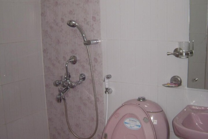 Room 16 of 24