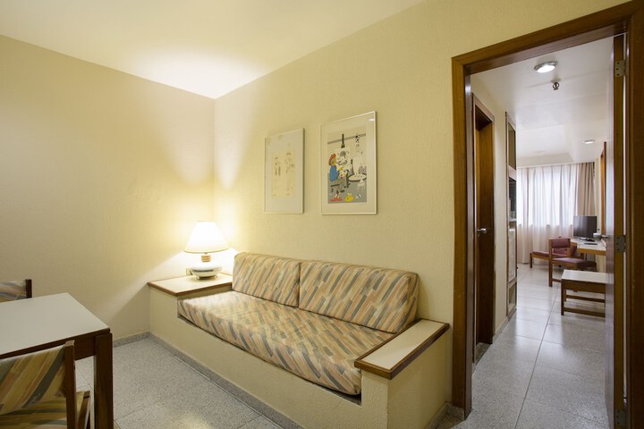 Room 8 of 116