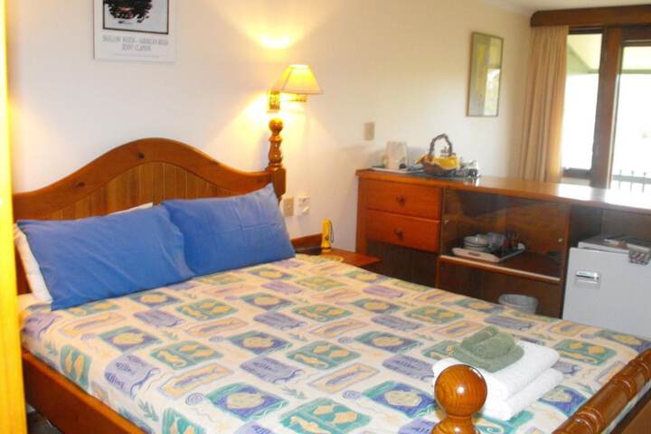 Room 5 of 25