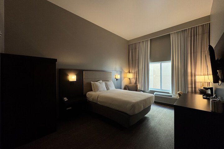 Room 9 of 22