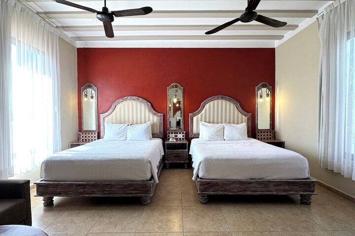 Room 16 of 38