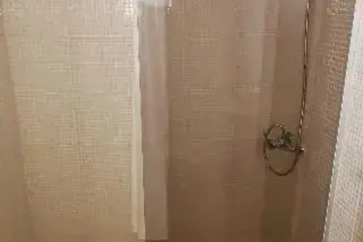 Room 2 of 4
