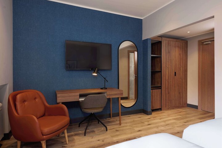 Room 18 of 64