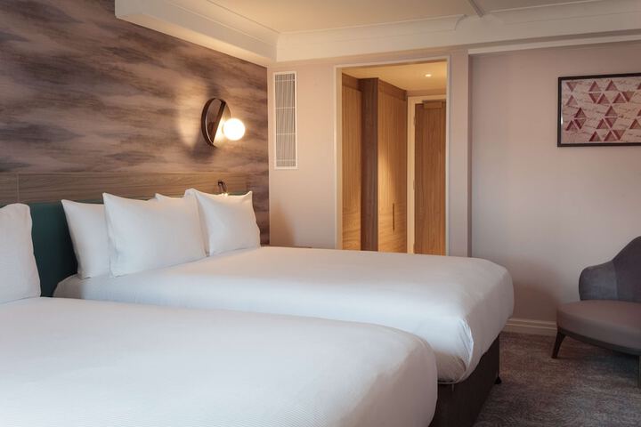 Room 35 of 177