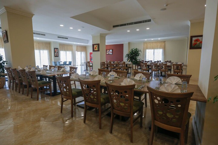 Dining 57 of 86