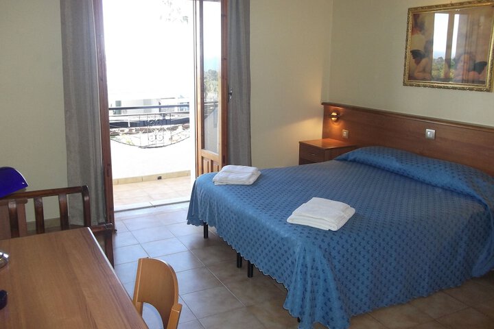 Room 16 of 73