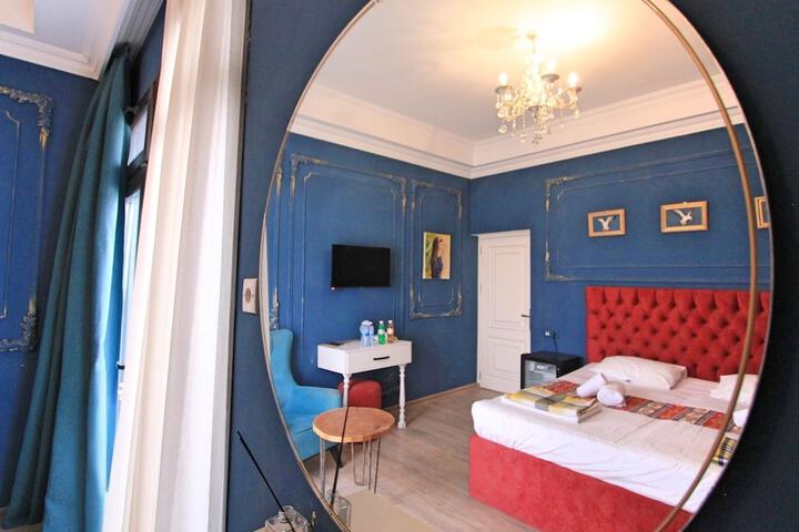 Room 10 of 66