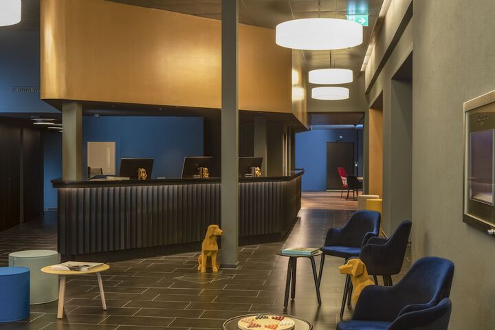 Guest Lobby