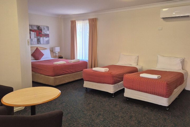 Room 17 of 43