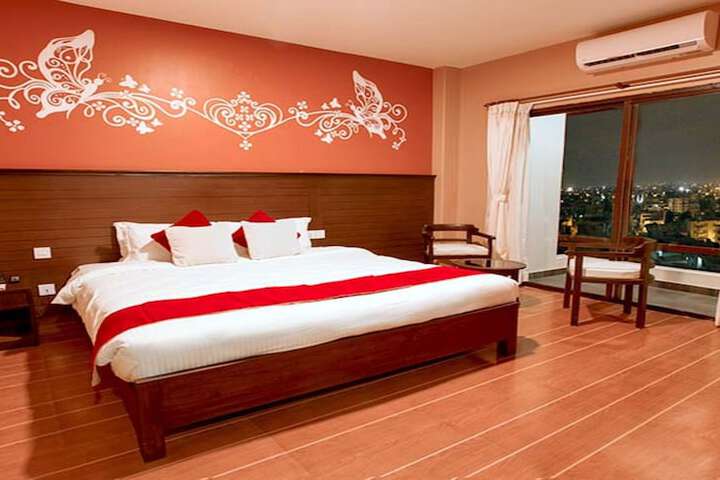 Room 3 of 10