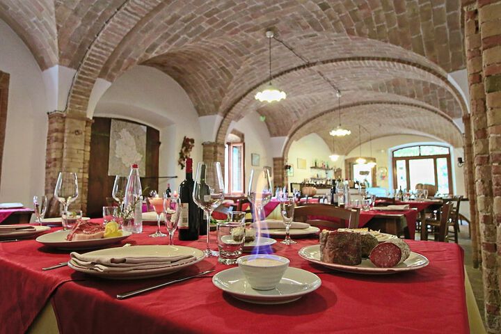 Dining 78 of 131