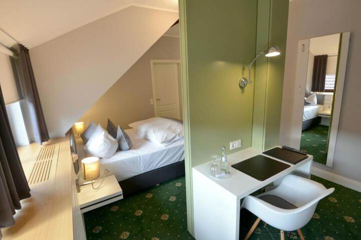 Room 4 of 51