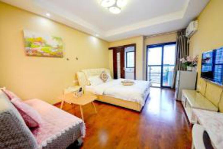 Room 10 of 11