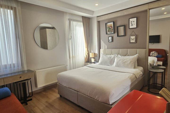 Room 63 of 98