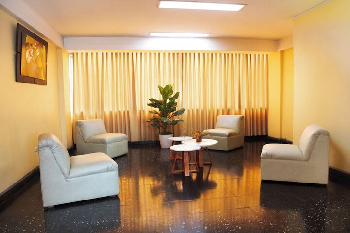 Room 13 of 20