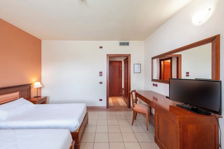 Room 14 of 35
