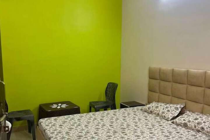 Room 7 of 8