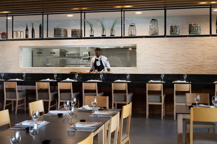 Dining 215 of 259