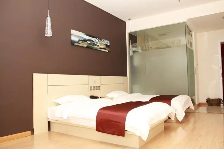 Room 4 of 4
