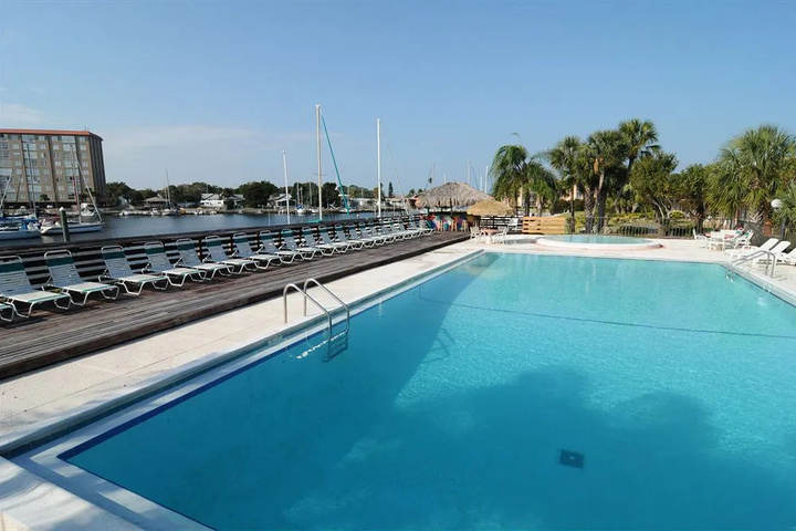Pool 5 of 7