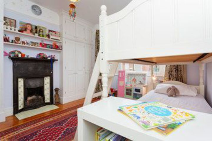 Room 5 of 20