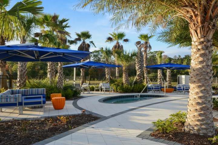 Hotel Exterior 58 of 64