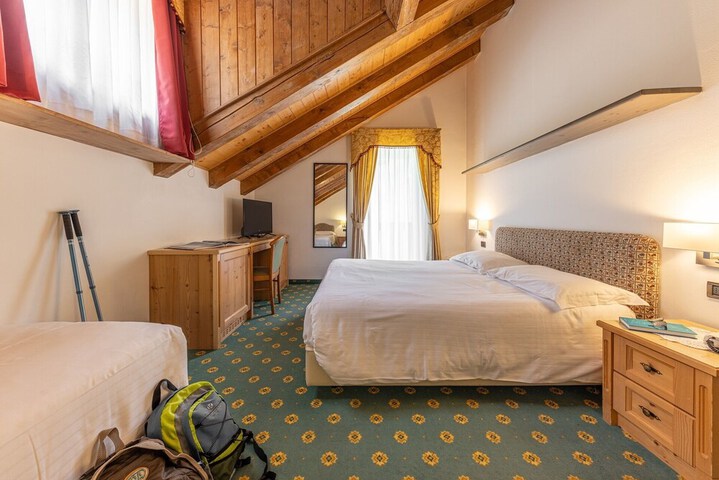 Room 8 of 45